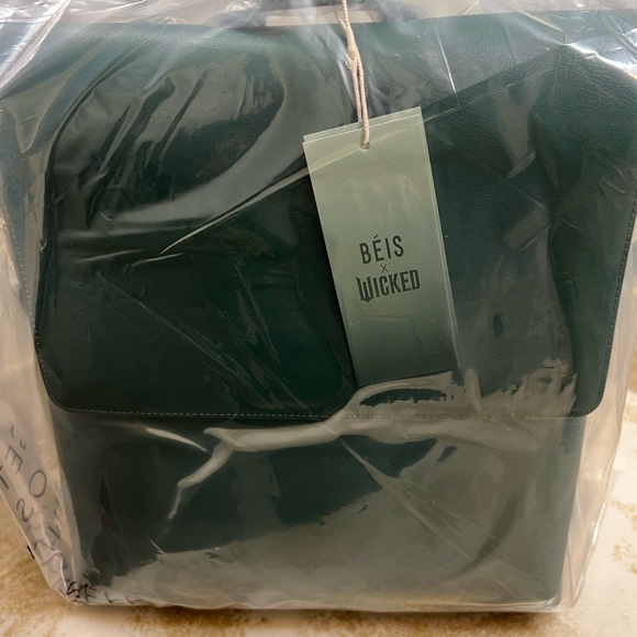 Beis The Wicked Backpack in Wicked Green - Picture 6 of 9
